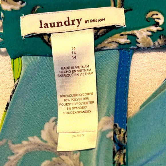 Sleeveless halter dress - Picture 4 of 4